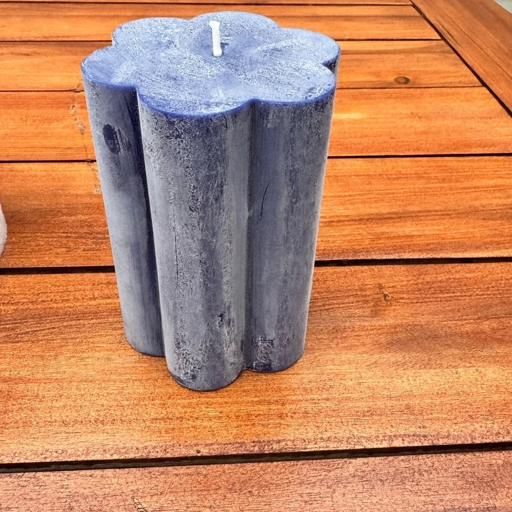 2 Pc Blue Scallop Figural Candle - Room Essentials - Picture 4 of 5